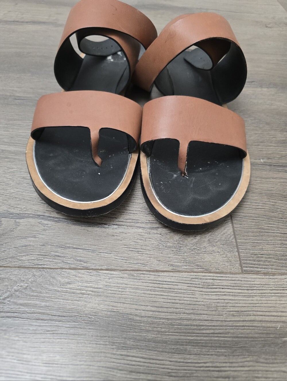 Vince Mailin Leather Strappy Flat Buckle Sandals in Cognac Womens Size 11 - Picture 3 of 9